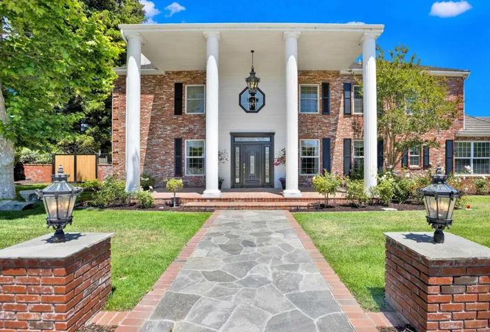 1156 Sugarbush Drive, Vista, California 92084