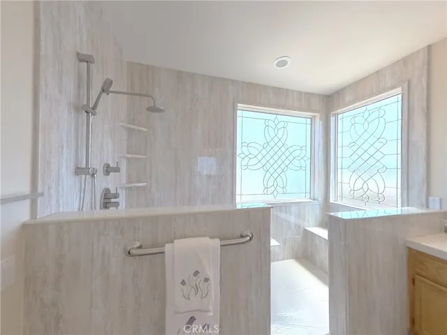 Primary Bath Show /Tub