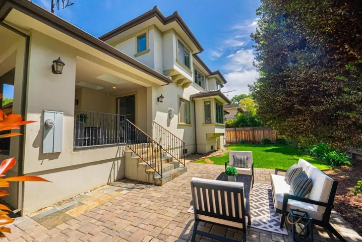 2468 Chabot Terrace, Palo Alto, California 94303
