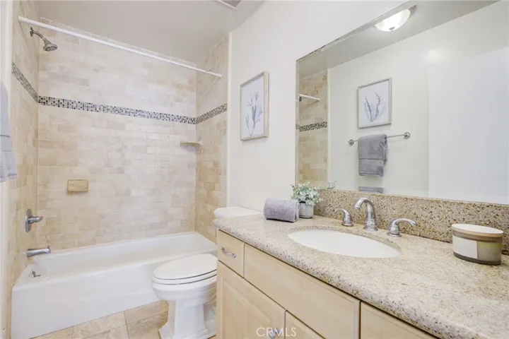 1304 Berkeley Street 3, Santa Monica, California 90404