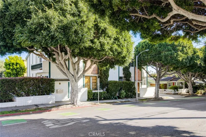 1304 Berkeley Street 3, Santa Monica, California 90404