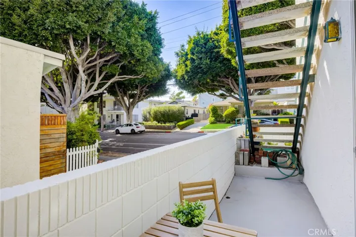 1304 Berkeley Street 3, Santa Monica, California 90404