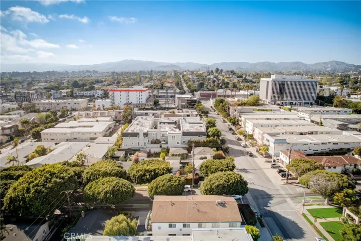 1304 Berkeley Street 3, Santa Monica, California 90404