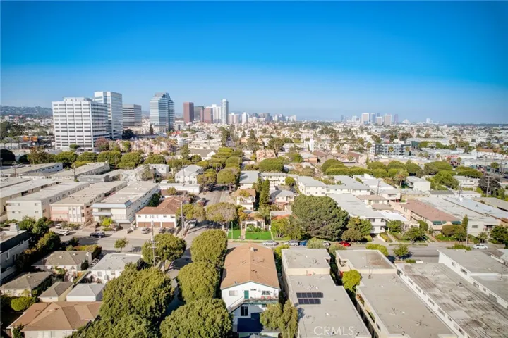 1304 Berkeley Street 3, Santa Monica, California 90404