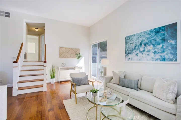 1304 Berkeley Street 3, Santa Monica, California 90404