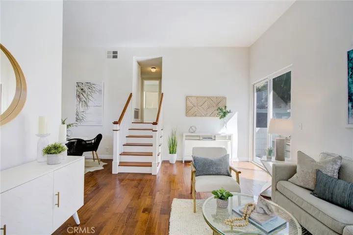 1304 Berkeley Street 3, Santa Monica, California 90404