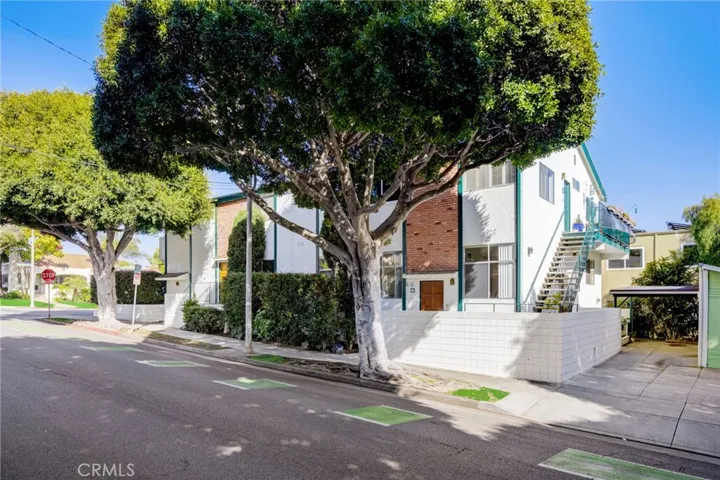 1304 Berkeley Street 3, Santa Monica, California 90404