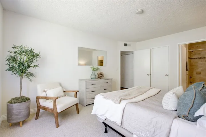 1304 Berkeley Street 3, Santa Monica, California 90404