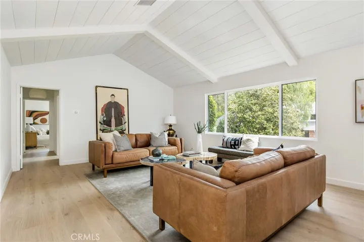 4057 Woodcliff Road, Sherman Oaks, California 91403