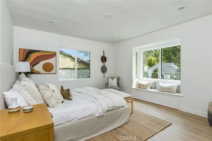 4057 Woodcliff Road, Sherman Oaks, California 91403