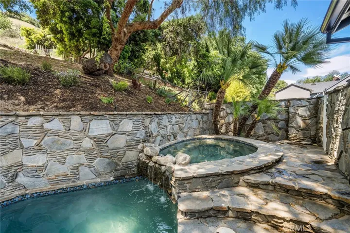 4057 Woodcliff Road, Sherman Oaks, California 91403
