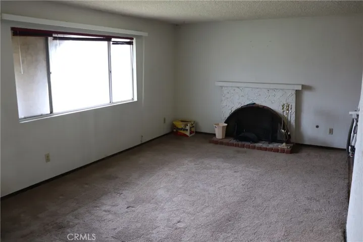 674 S Idyllwild Avenue, Rialto, California 92376
