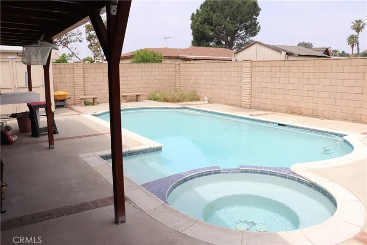 674 S Idyllwild Avenue, Rialto, California 92376
