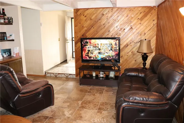 674 S Idyllwild Avenue, Rialto, California 92376