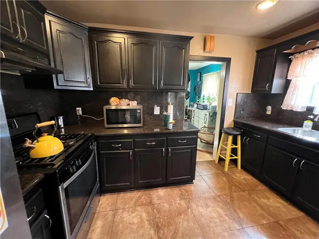 553 W 110th Street, Los Angeles, California 90044
