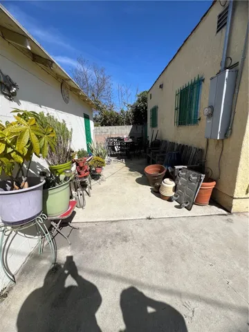 553 W 110th Street, Los Angeles, California 90044