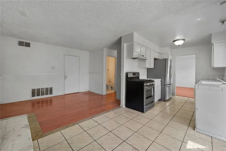 4015 Zion Lane, Chino, California 91710