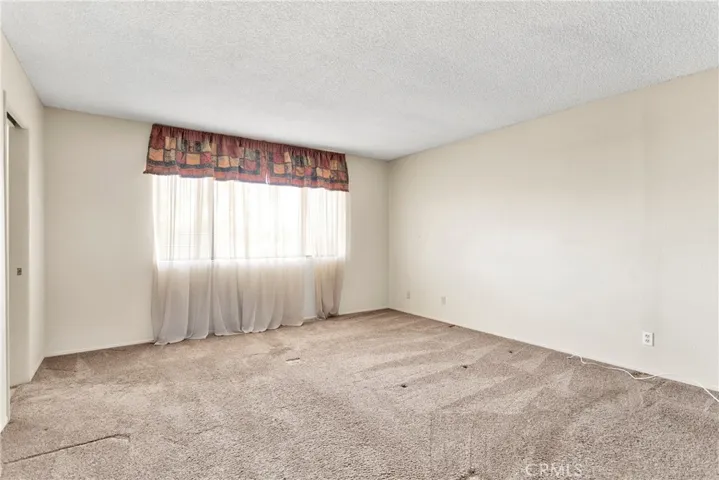 18572 Atlantic Street, Hesperia, California 92345