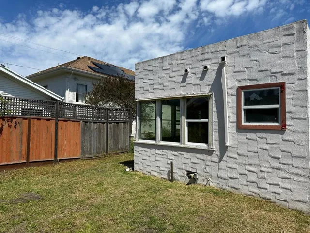 325 Van Ness Avenue, Santa Cruz, California 95060