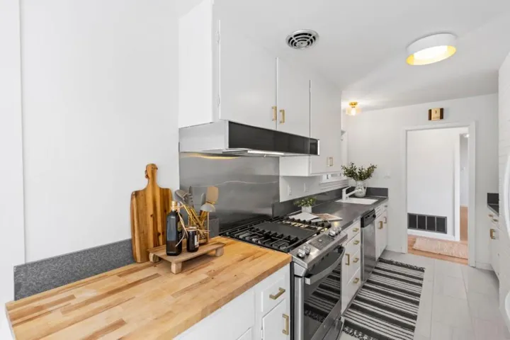 1605 Sunnyslope Avenue, Belmont, California 94002