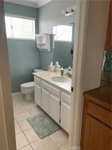 upstairs bath of 3