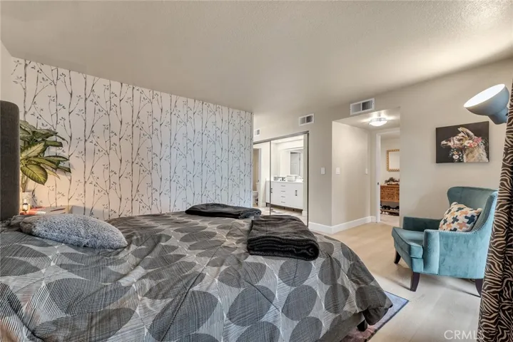 230 Bethany Road 210, Burbank, California 91504