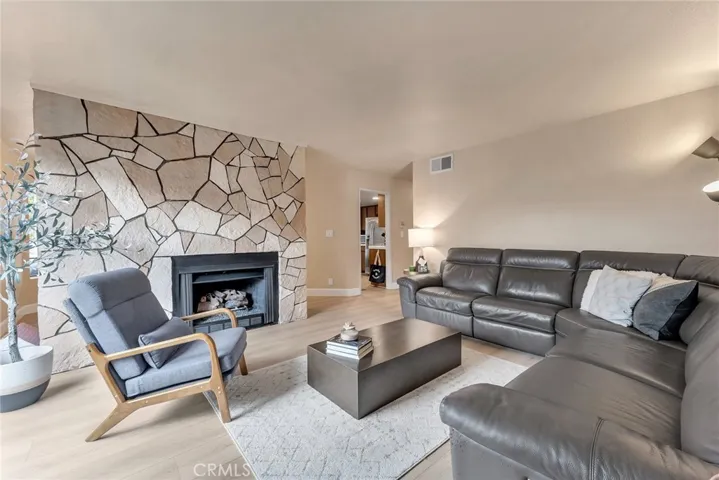 230 Bethany Road 210, Burbank, California 91504