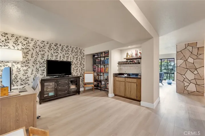 230 Bethany Road 210, Burbank, California 91504