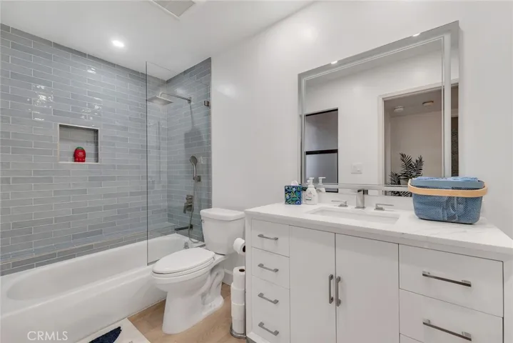 230 Bethany Road 210, Burbank, California 91504