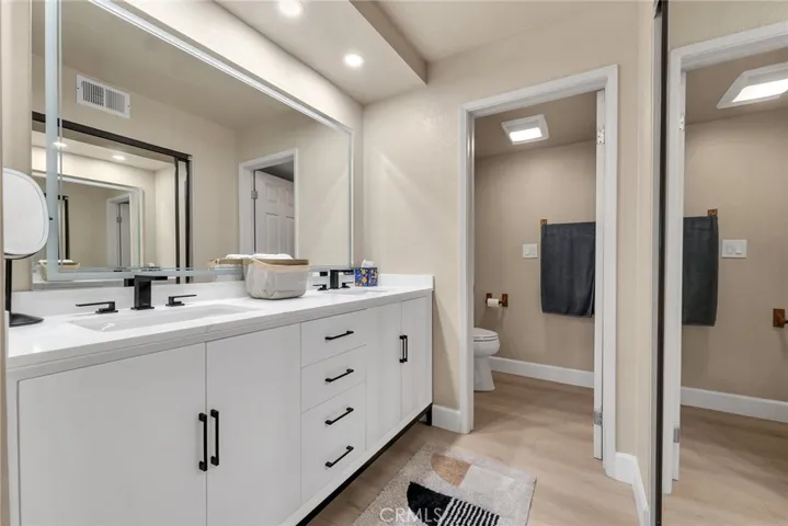 230 Bethany Road 210, Burbank, California 91504