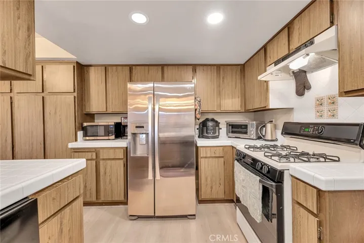 230 Bethany Road 210, Burbank, California 91504