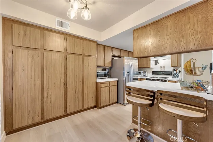 230 Bethany Road 210, Burbank, California 91504
