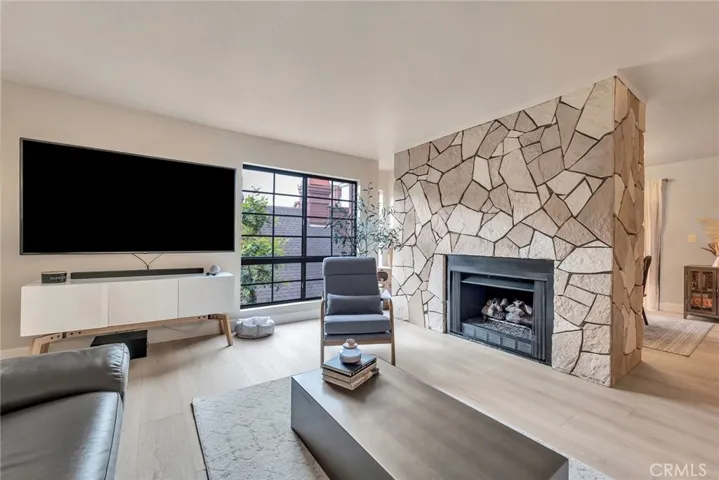 230 Bethany Road 210, Burbank, California 91504