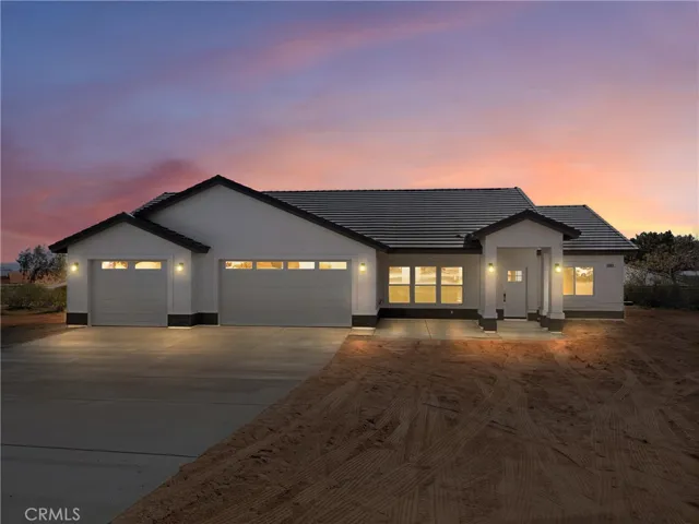 16970 Tokata Road, Apple Valley, California 92307