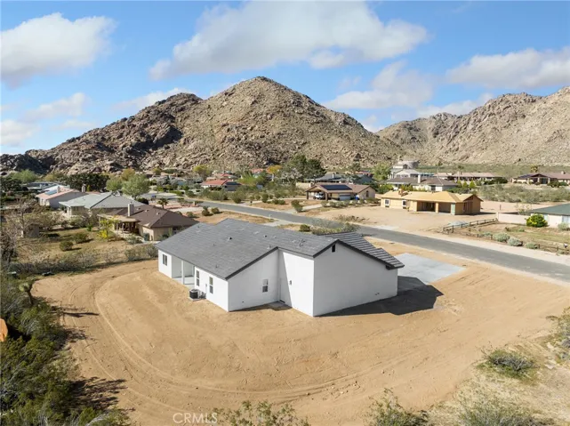 16970 Tokata Road, Apple Valley, California 92307