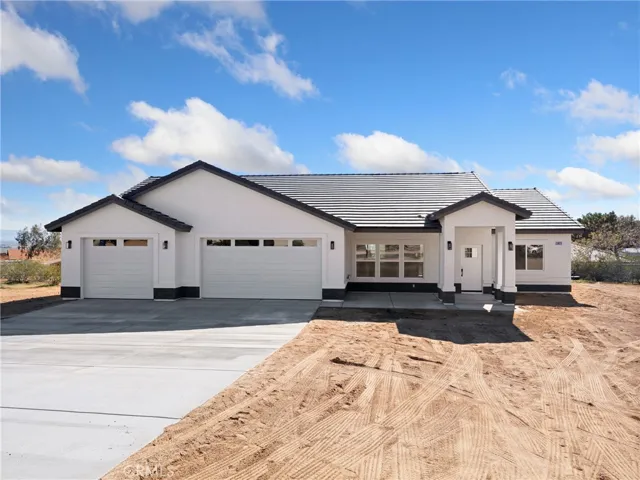 16970 Tokata Road, Apple Valley, California 92307