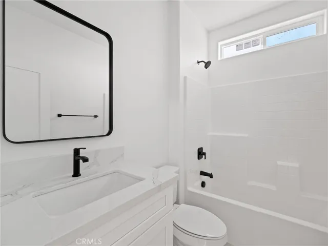 16970 Tokata Road, Apple Valley, California 92307
