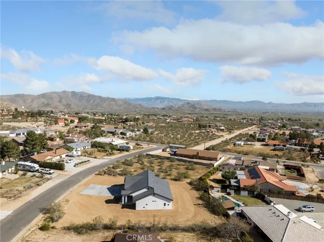 16970 Tokata Road, Apple Valley, California 92307