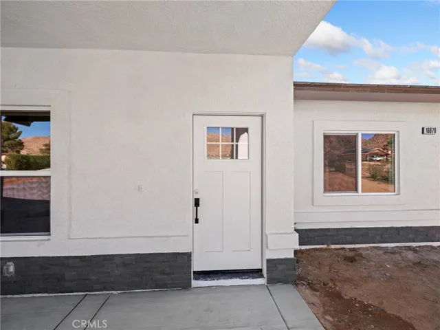 16970 Tokata Road, Apple Valley, California 92307