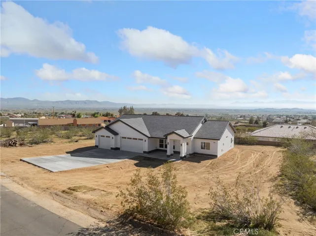 16970 Tokata Road, Apple Valley, California 92307