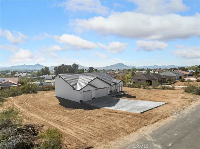 16970 Tokata Road, Apple Valley, California 92307