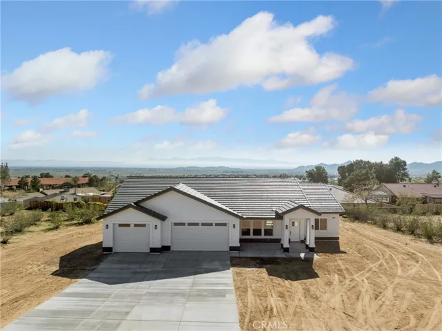 16970 Tokata Road, Apple Valley, California 92307