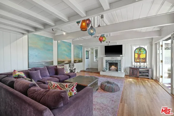 339 Adelaide Drive, Santa Monica, California 90402