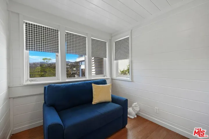 3rd Bedroom / Writer's Retreat / Artist Studio