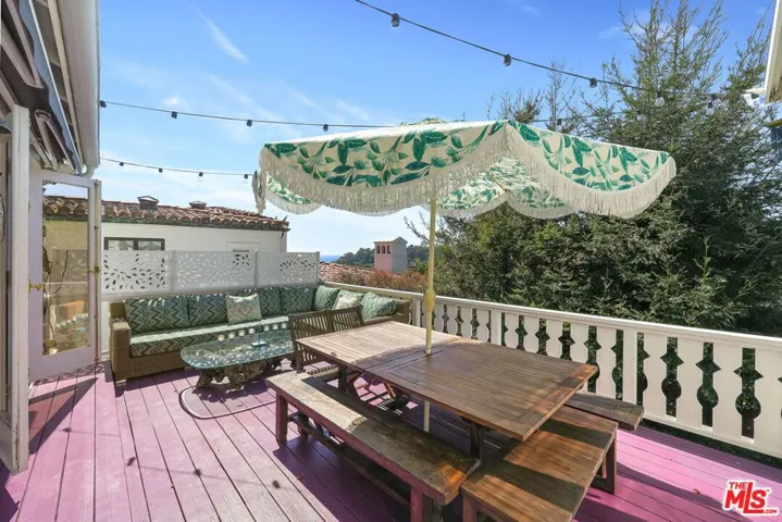 339 Adelaide Drive, Santa Monica, California 90402