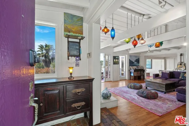 339 Adelaide Drive, Santa Monica, California 90402