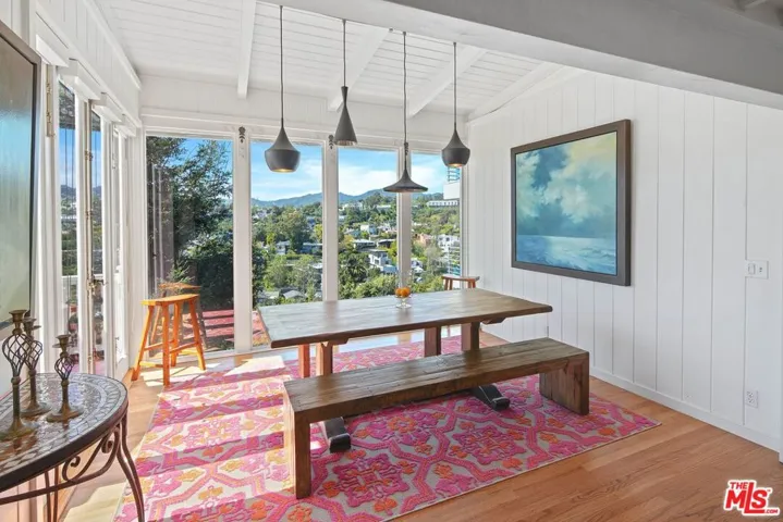 339 Adelaide Drive, Santa Monica, California 90402