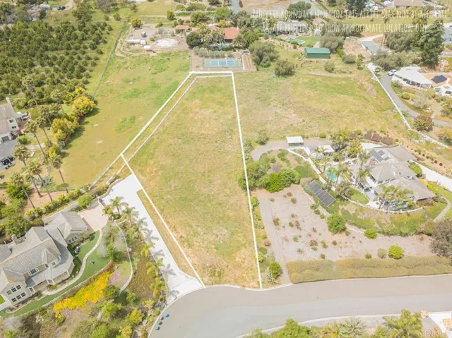 239 Futurity Lane, Fallbrook, California 92028