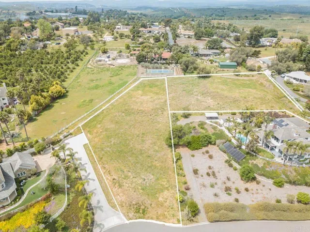 239 Futurity Lane, Fallbrook, California 92028