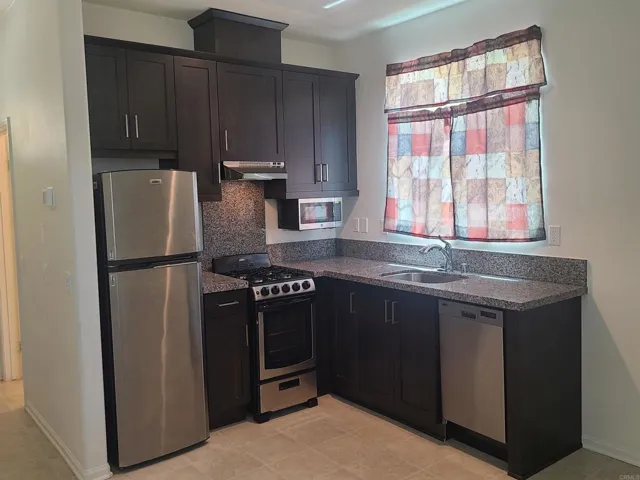 5612 Topstone Drive, Hemet, California 92545